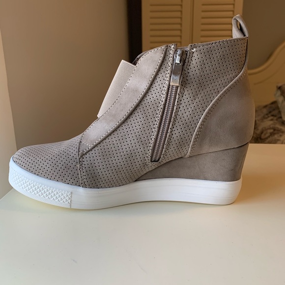 NWT Wedge Sneaker Bootie - Picture 5 of 5